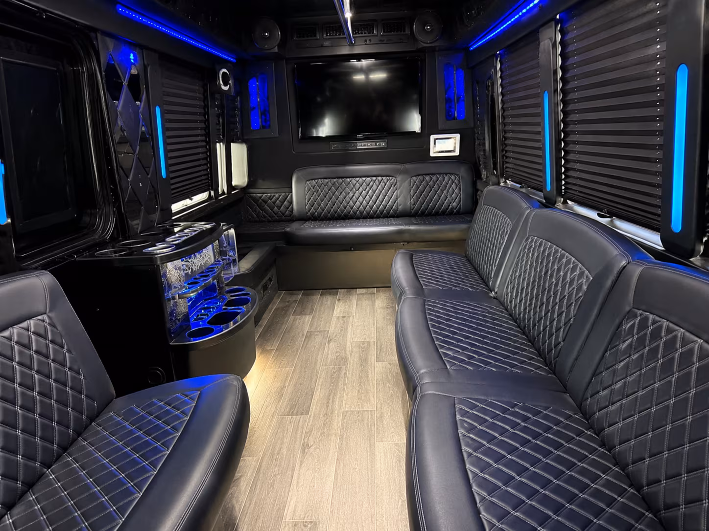 corporate and convention airport shuttles serving pompano beach
