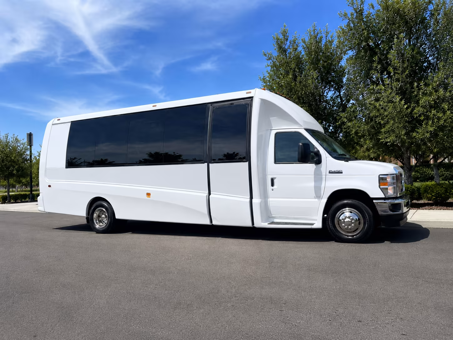 minibus rentals for pompano beach rehearsal dinners and day before events